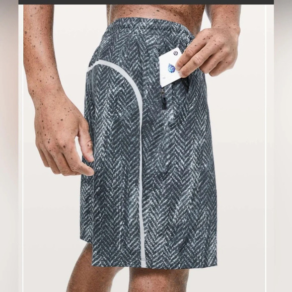 Lululemon Pace Breaker Short *9" Updated in Bleached Herringbone Multi - Picture 3 of 7